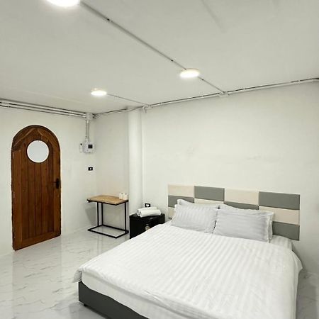 Megun 10 L Daire Bangkok Dış mekan fotoğraf